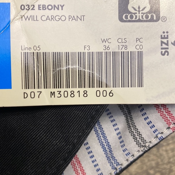 NEW Twill cargo pants with two pockets zippers and one pocket on the side - Picture 7 of 7